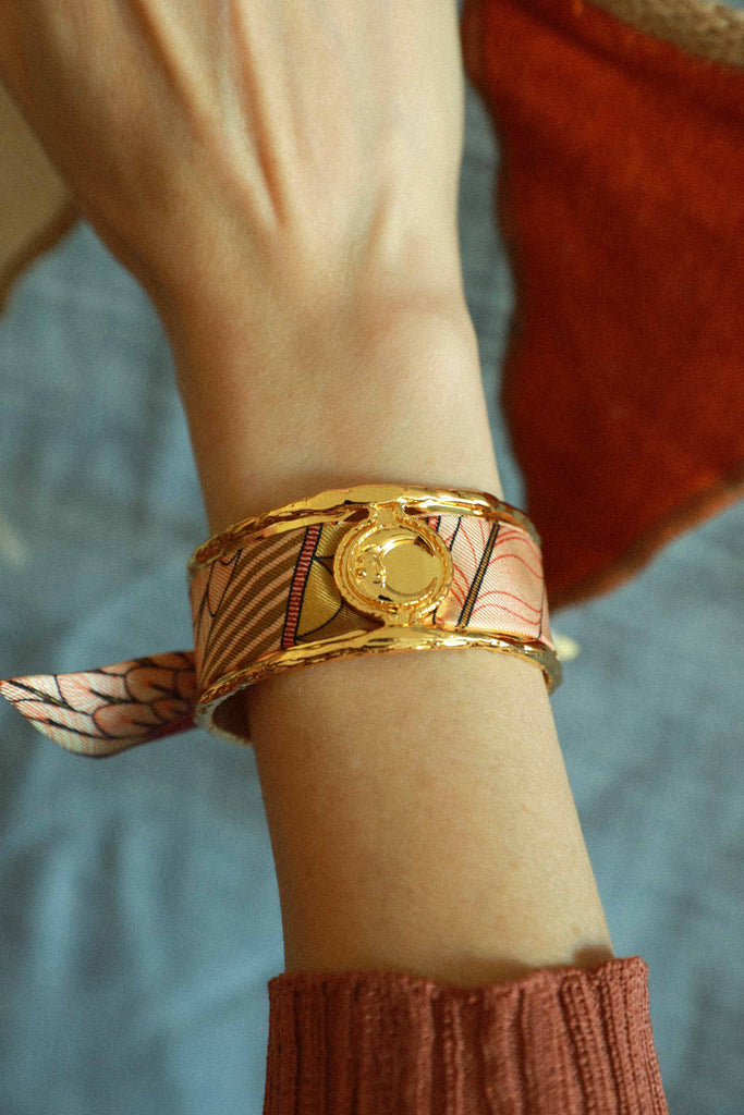 Carrousel Nude, Ribbon

